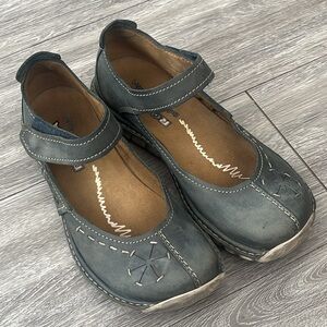 Romika sz 38 blue-gray leather flats